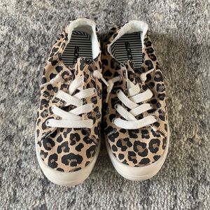 Soda leopard sneakers-size 6.5-EUC